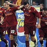 Video Roma-Milan 2-1. Gol di Giuly, Vucinic e Kaka. Migliori azioni.