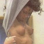 Raffaella Fico nuda in topless. Foto rubate durante sfilata di moda