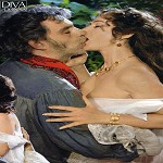 Monica Bellucci e Andrea Bocelli in baci appassionati nella Tosca di Zeffirelli. Foto