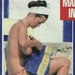 Manuela Arcuri in topless al mare. Foto