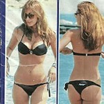 Melita Toniolo in bikini in spiaggia. Foto