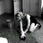 Madonna impegnate nelle faccende domestiche nel nuovo spot di Dolce e Gabbana. Video