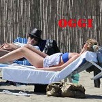 Alessia Marcuzzi e Luisa Ranieri al mare col pancione. Foto